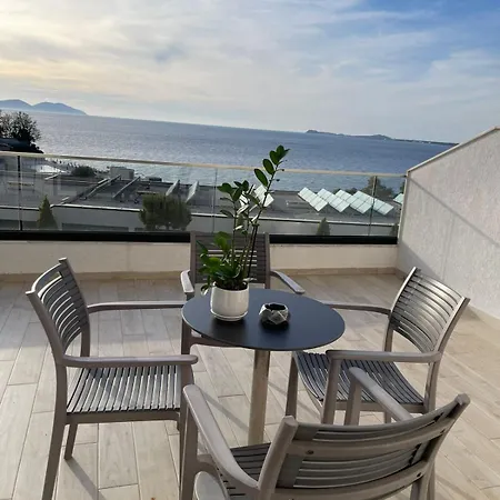 Bardhi M Bay Blu Vlorë